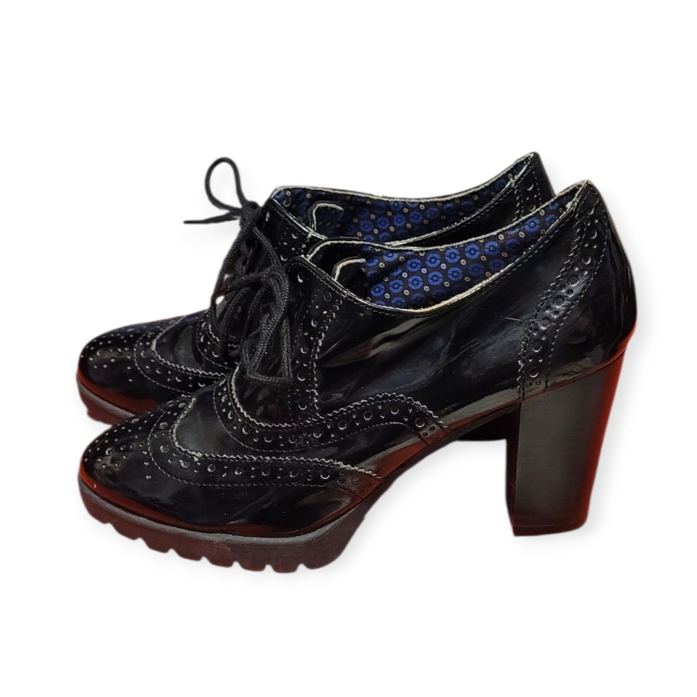 Dexflex Comfort Black Patent Oxford Wingtip Heels